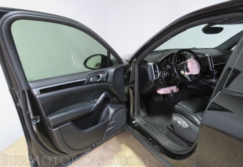 2018 Porsche Cayenne - Image 15