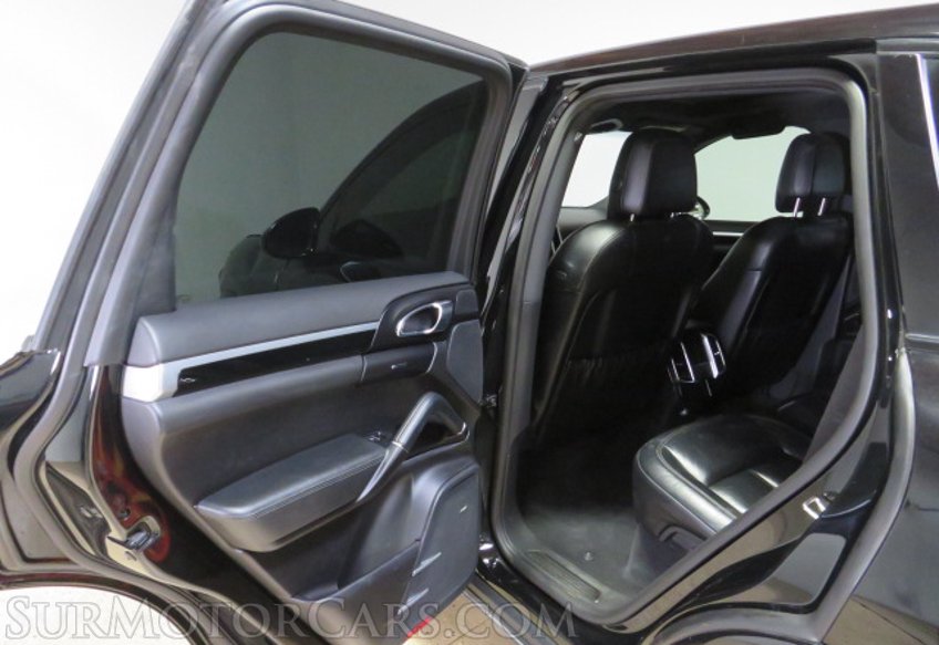 2018 Porsche Cayenne - Image 19