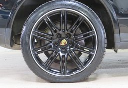 2018 Porsche Cayenne - Image 14