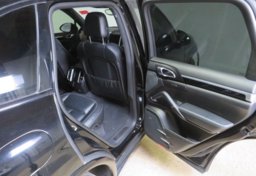 2018 Porsche Cayenne - Image 22