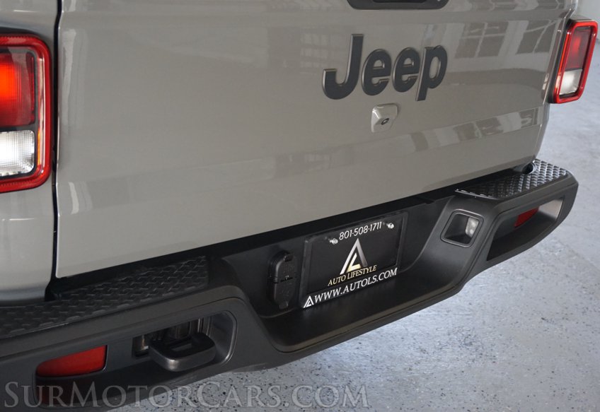2023 Jeep Gladiator - Image 17
