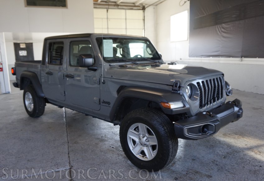 2023 Jeep Gladiator - Image 3
