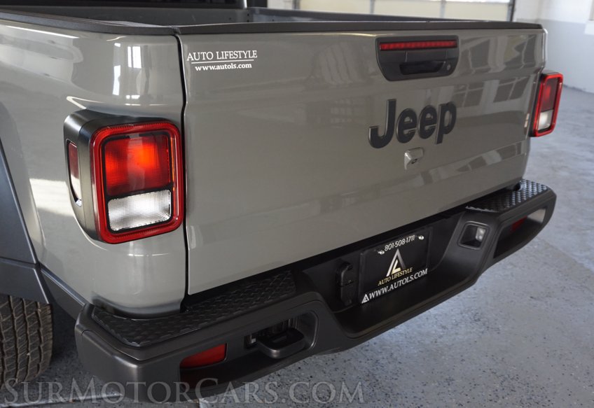 2023 Jeep Gladiator - Image 18
