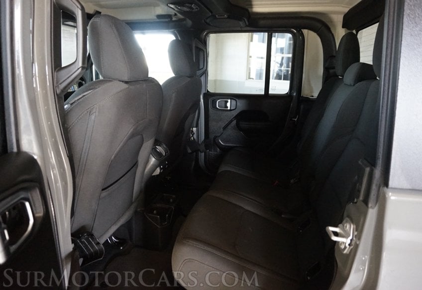 2023 Jeep Gladiator - Image 29