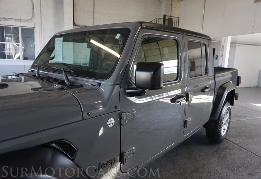 2023 Jeep Gladiator - Image 23