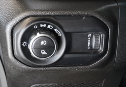 2023 Jeep Gladiator - Image 36