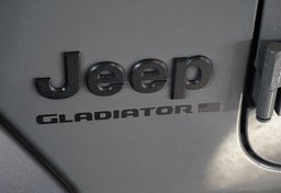 2023 Jeep Gladiator - Image 20