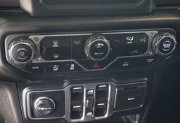 2023 Jeep Gladiator - Image 38