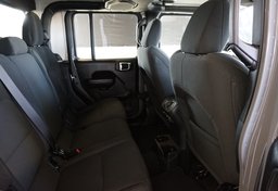 2023 Jeep Gladiator - Image 30