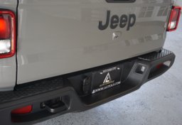 2023 Jeep Gladiator - Image 17