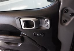 2023 Jeep Gladiator - Image 35