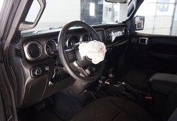 2023 Jeep Gladiator - Image 26