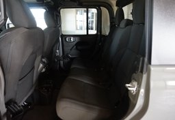 2023 Jeep Gladiator - Image 28