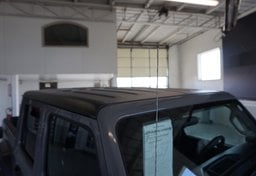 2023 Jeep Gladiator - Image 21