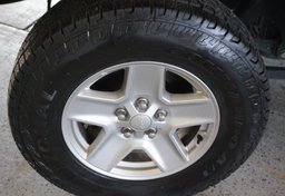 2023 Jeep Gladiator - Image 19