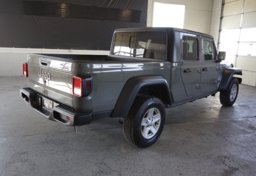 2023 Jeep Gladiator - Image 10