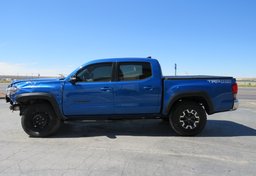 2016 Toyota Tacoma - Image 11