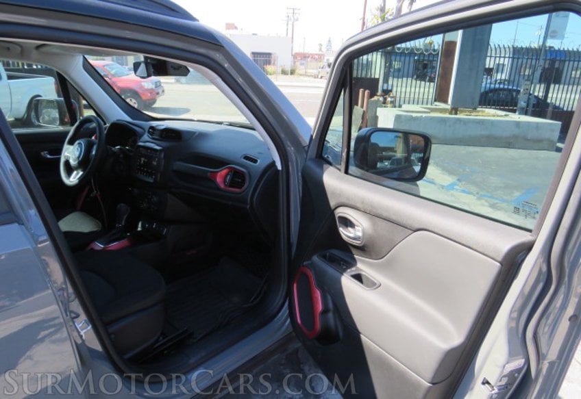 2021 Jeep Renegade - Image 29