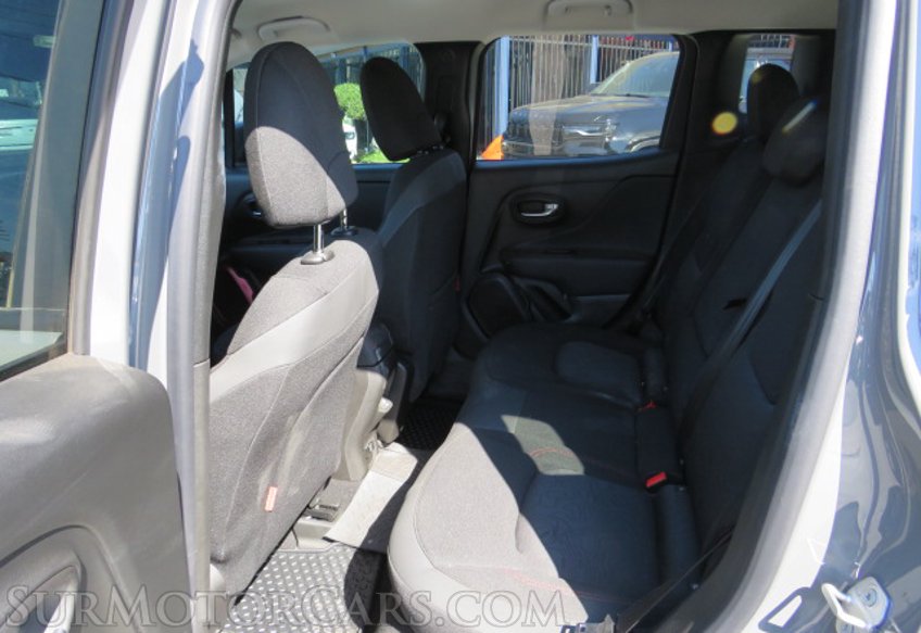 2021 Jeep Renegade - Image 24