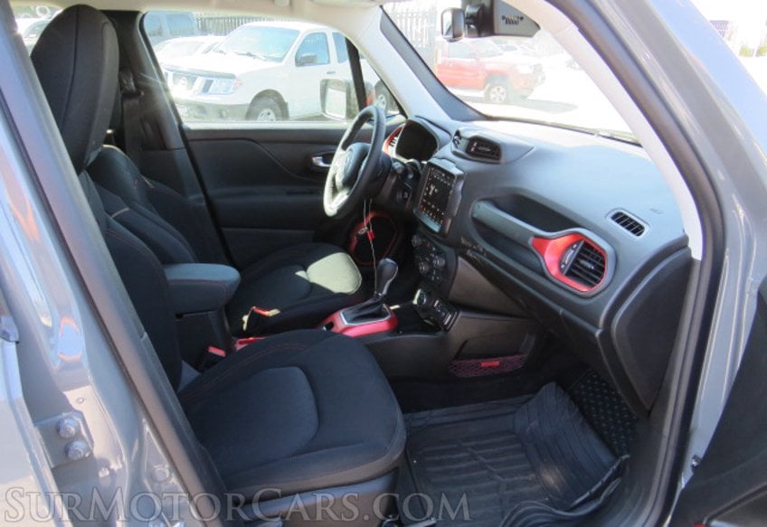 2021 Jeep Renegade - Image 27