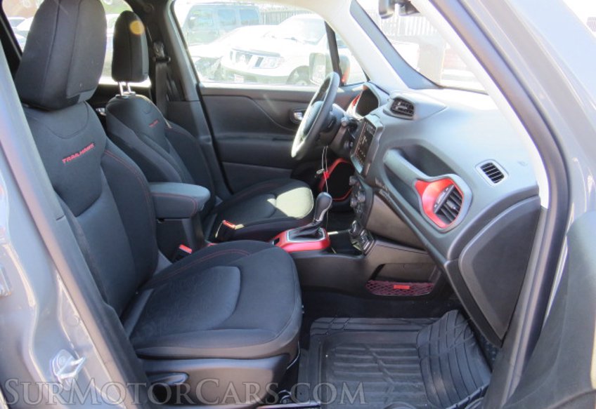 2021 Jeep Renegade - Image 28