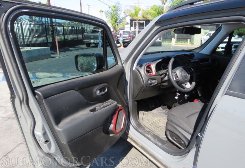 2021 Jeep Renegade - Image 14