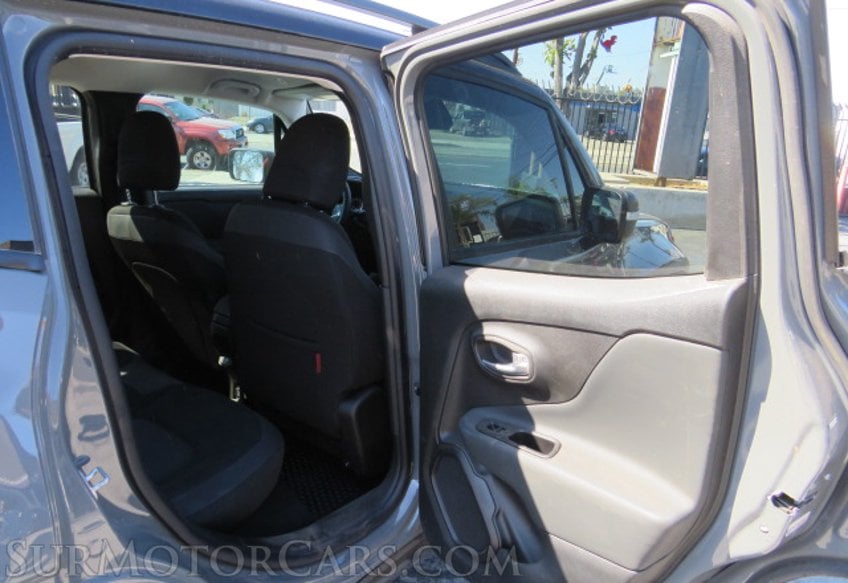 2021 Jeep Renegade - Image 26