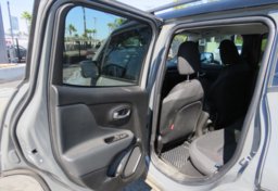 2021 Jeep Renegade - Image 22