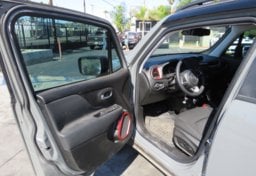 2021 Jeep Renegade - Image 14