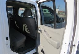 2019 Nissan Frontier - Image 22