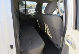 2019 Nissan Frontier - Image 28