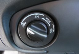 2023 Nissan Frontier - Image 41