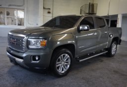 2018 GMC Canyon - Image 2