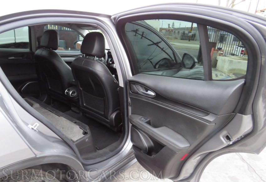 2018 Alfa Romeo Stelvio - Image 24