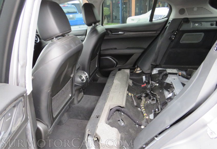 2018 Alfa Romeo Stelvio - Image 31