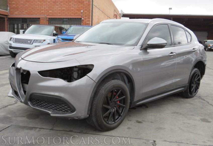 2018 Alfa Romeo Stelvio - Image 4