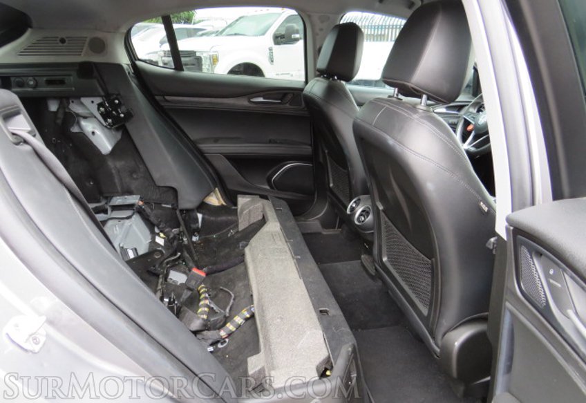 2018 Alfa Romeo Stelvio - Image 30