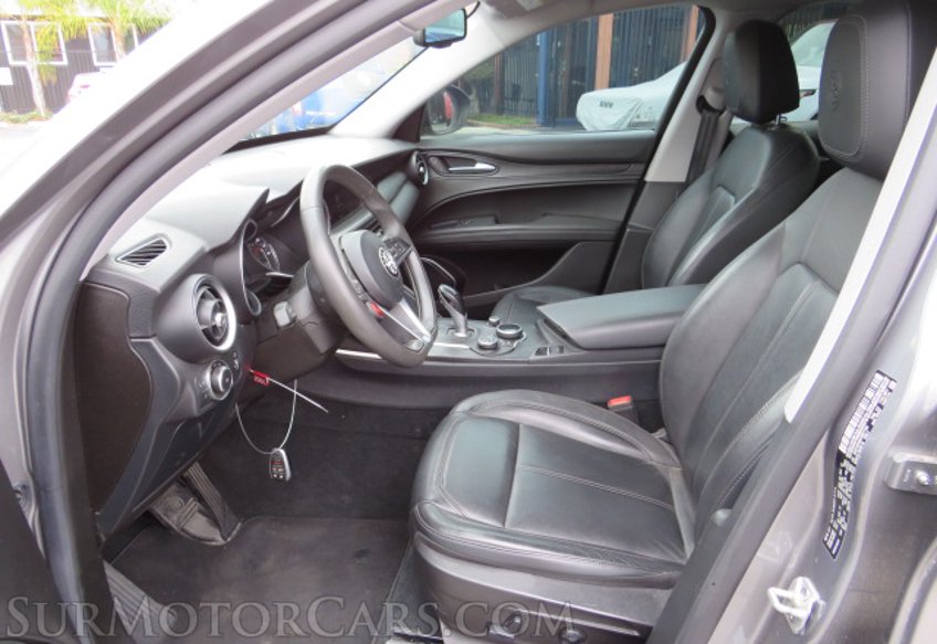 2018 Alfa Romeo Stelvio - Image 27