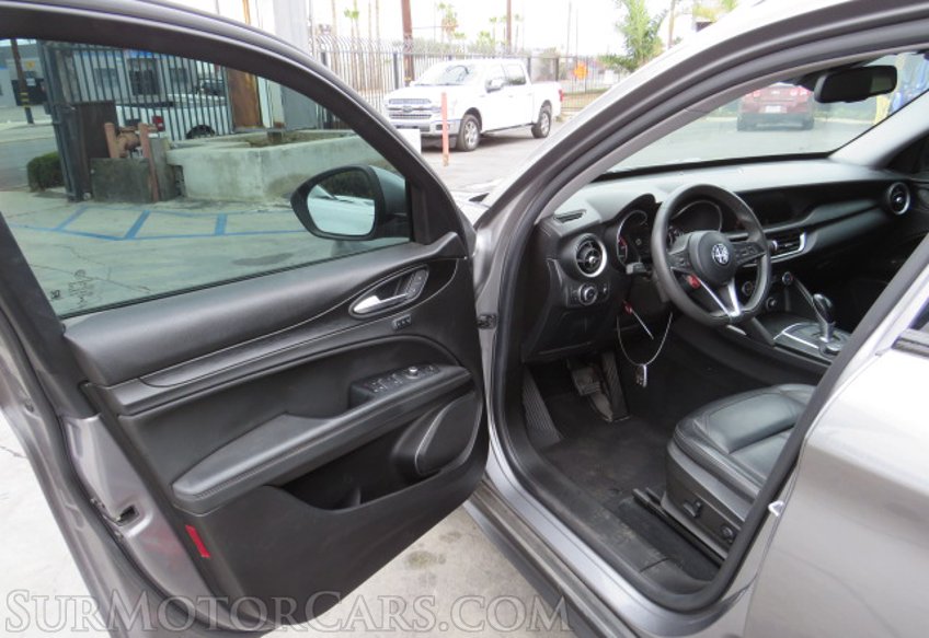 2018 Alfa Romeo Stelvio - Image 21