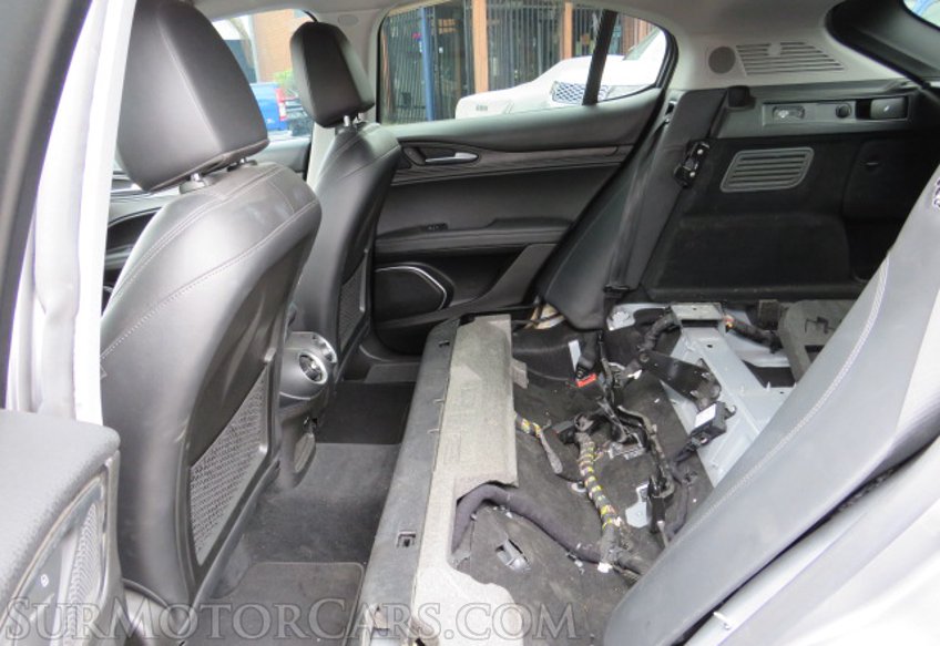 2018 Alfa Romeo Stelvio - Image 29