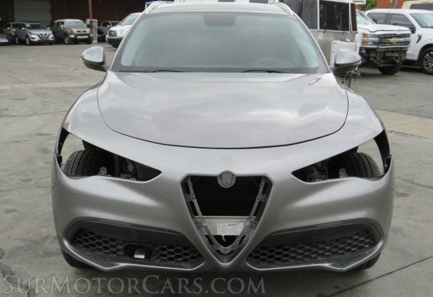 2018 Alfa Romeo Stelvio - Image 9
