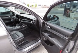 2018 Alfa Romeo Stelvio - Image 22