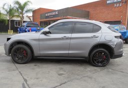 2018 Alfa Romeo Stelvio - Image 12