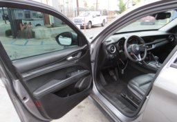 2018 Alfa Romeo Stelvio - Image 21