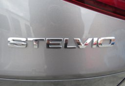 2018 Alfa Romeo Stelvio - Image 20