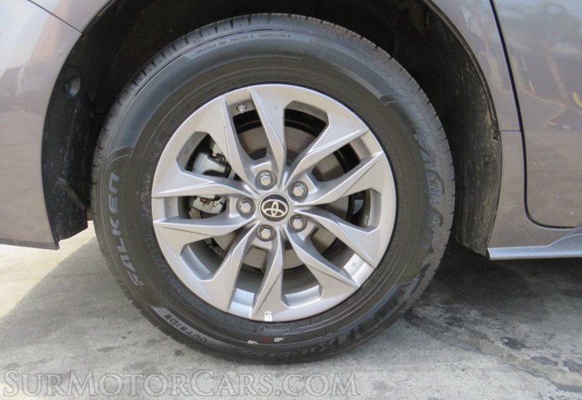 2022 Toyota Sienna - Image 18