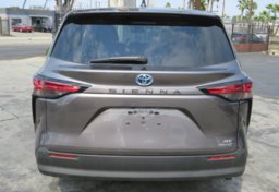 2022 Toyota Sienna - Image 12