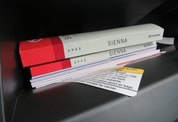 2022 Toyota Sienna - Image 40