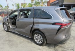 2022 Toyota Sienna - Image 8