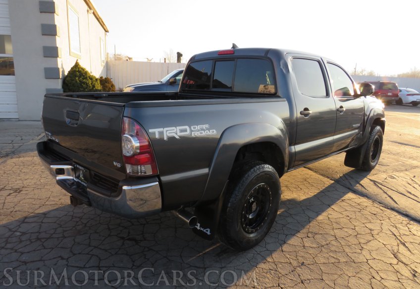 2015 Toyota Tacoma - Image 8